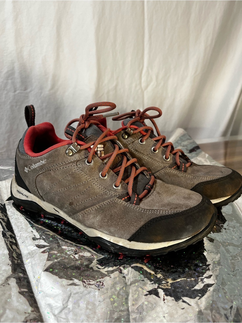 Columbia women’s size 8.5 Brown Suede Hiking Shoes - Rust Accents waterproof